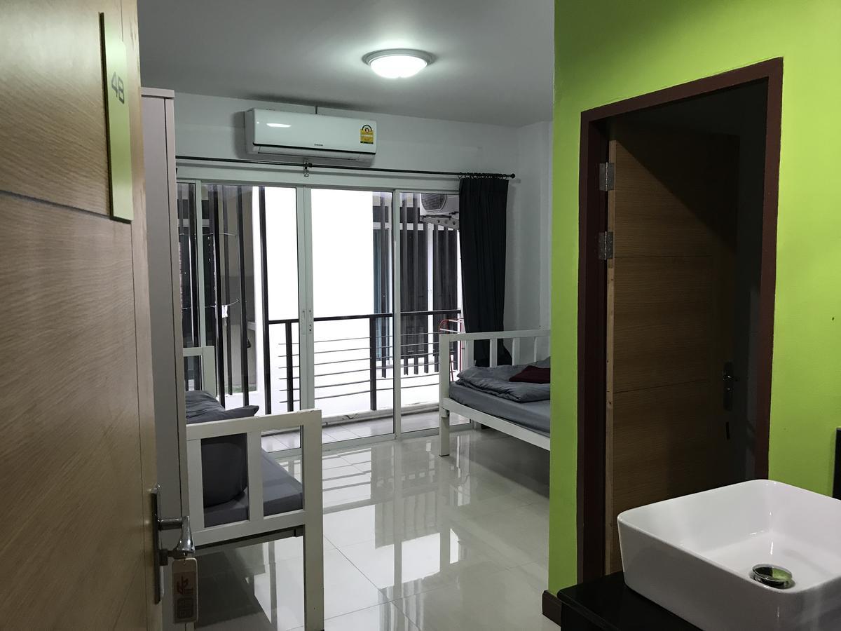 Bedbox Hostel Patong Esterno foto
